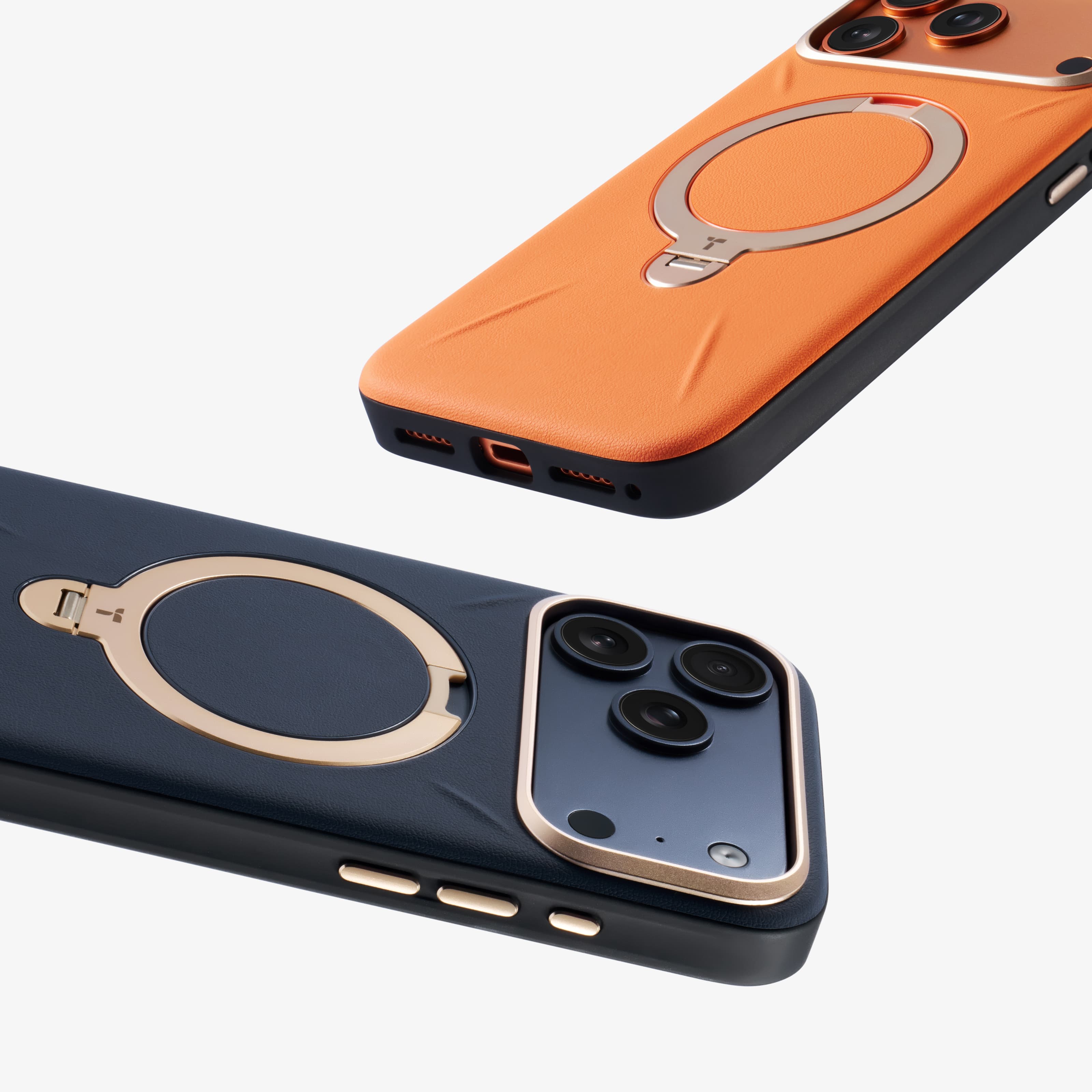 TORRAS Ostand Q3 レザートーン ケース iPhone 18 Pro/Pro Max 対応、ブラックの革調ケースがノートパソコンの横に置かれたデスクシーン。